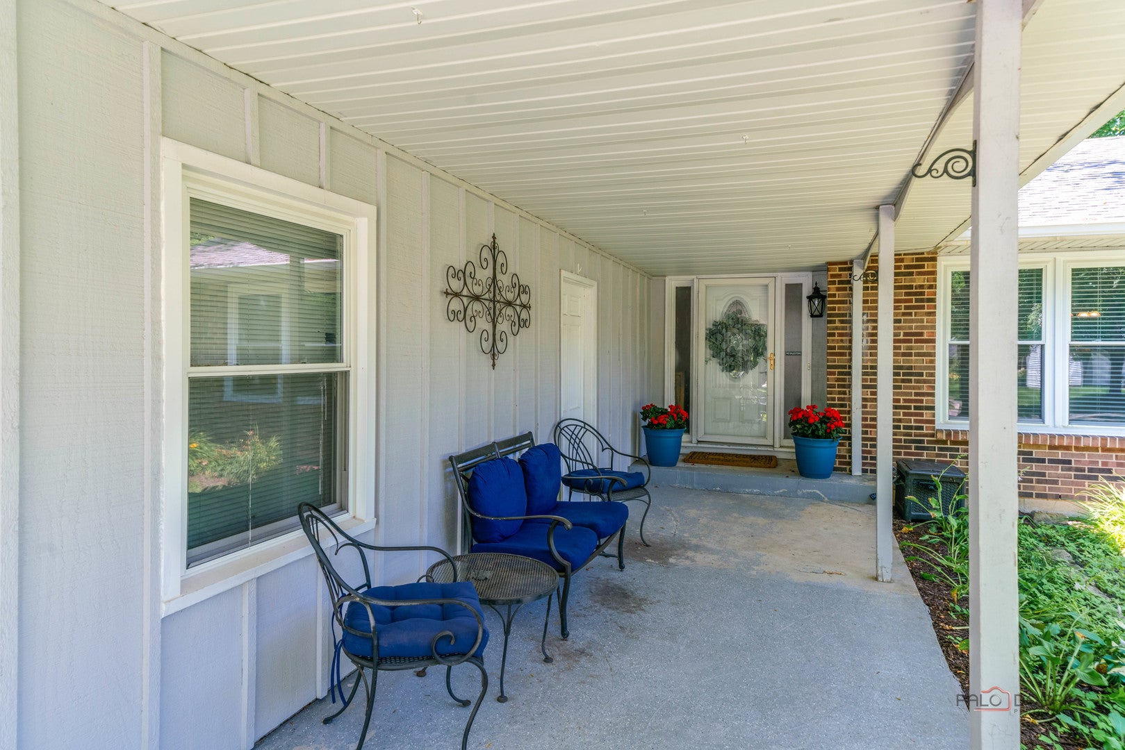 6 S DEERPATH Drive