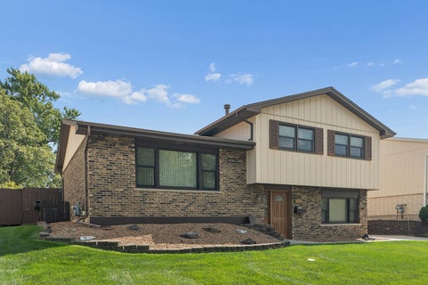 Tiny photo for 7527 163 Street, Tinley Park, IL 60477 (MLS # 12732062)