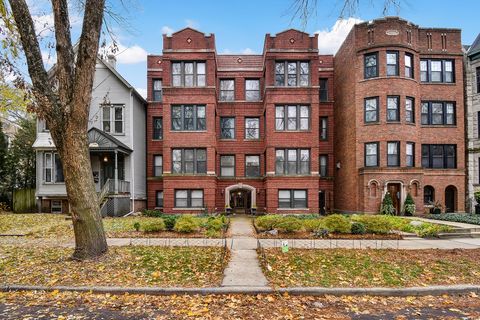 Photo of 1447 W Warner Avenue #2W, Chicago, IL 60613 (MLS # 12510502)