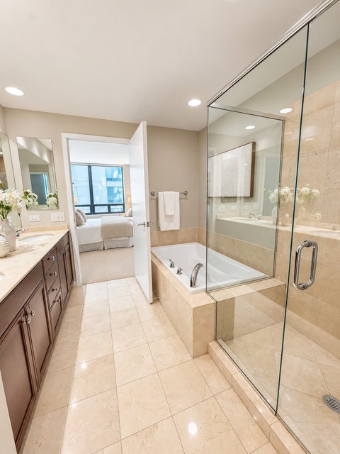 Tiny photo for 600 N Lake Shore Drive #2011, Chicago, IL 60611 (MLS # 12765205)