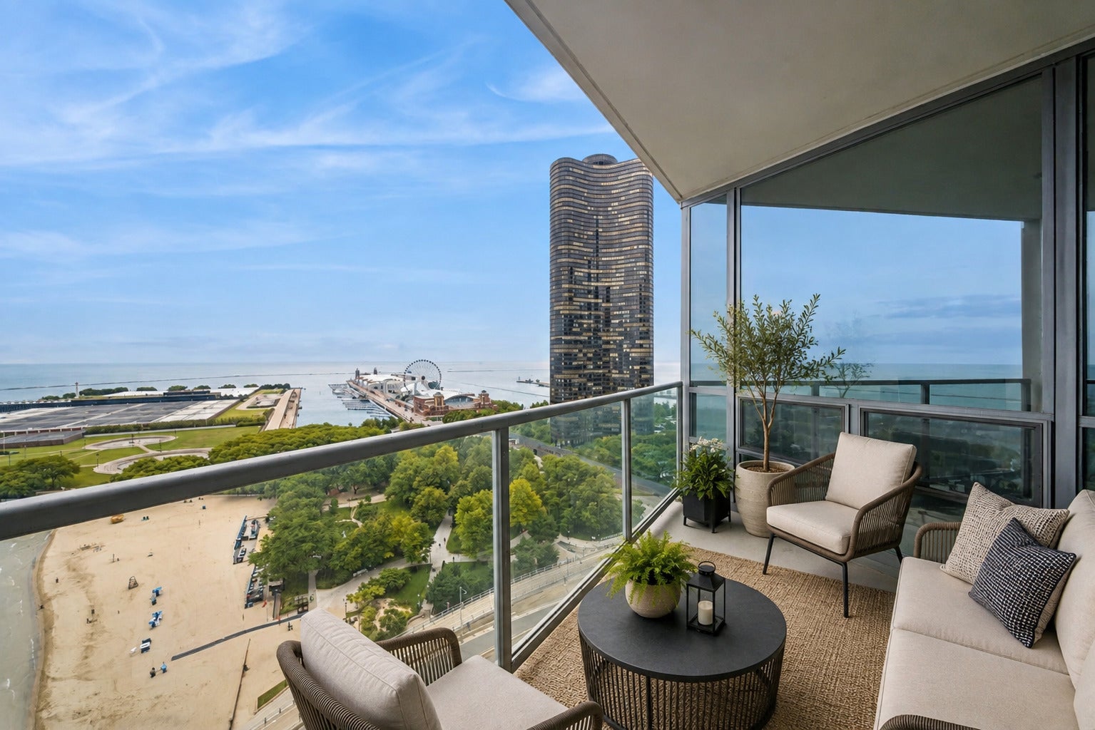 600 N Lake Shore Drive 2011