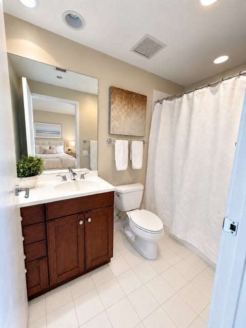 Tiny photo for 600 N Lake Shore Drive #2011, Chicago, IL 60611 (MLS # 12765205)