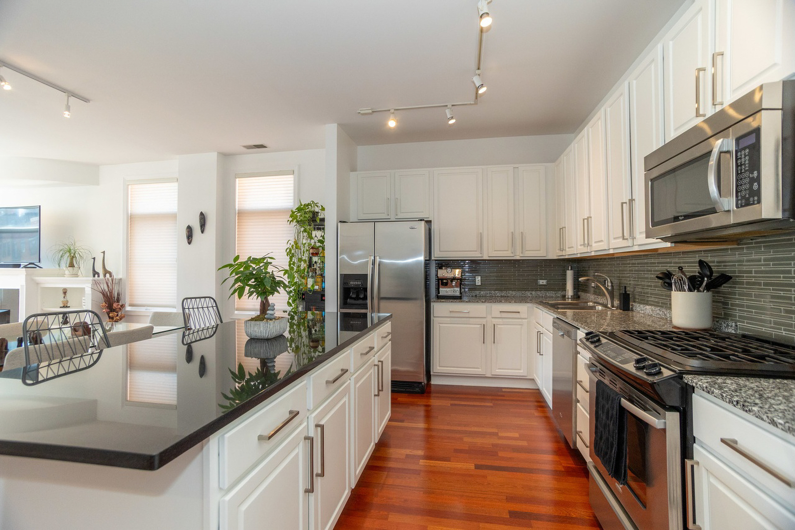 330 N Clinton Street 508