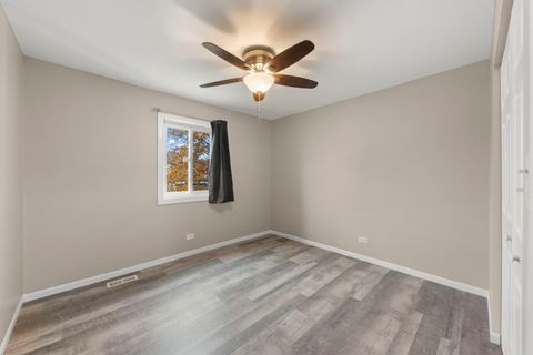 Tiny photo for 852 Napa Street, Carol Stream, IL 60188 (MLS # 12517039)