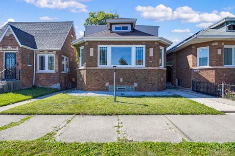 Photo of 10152 S Calumet Avenue, Chicago, IL 60628 (MLS # 12494565)
