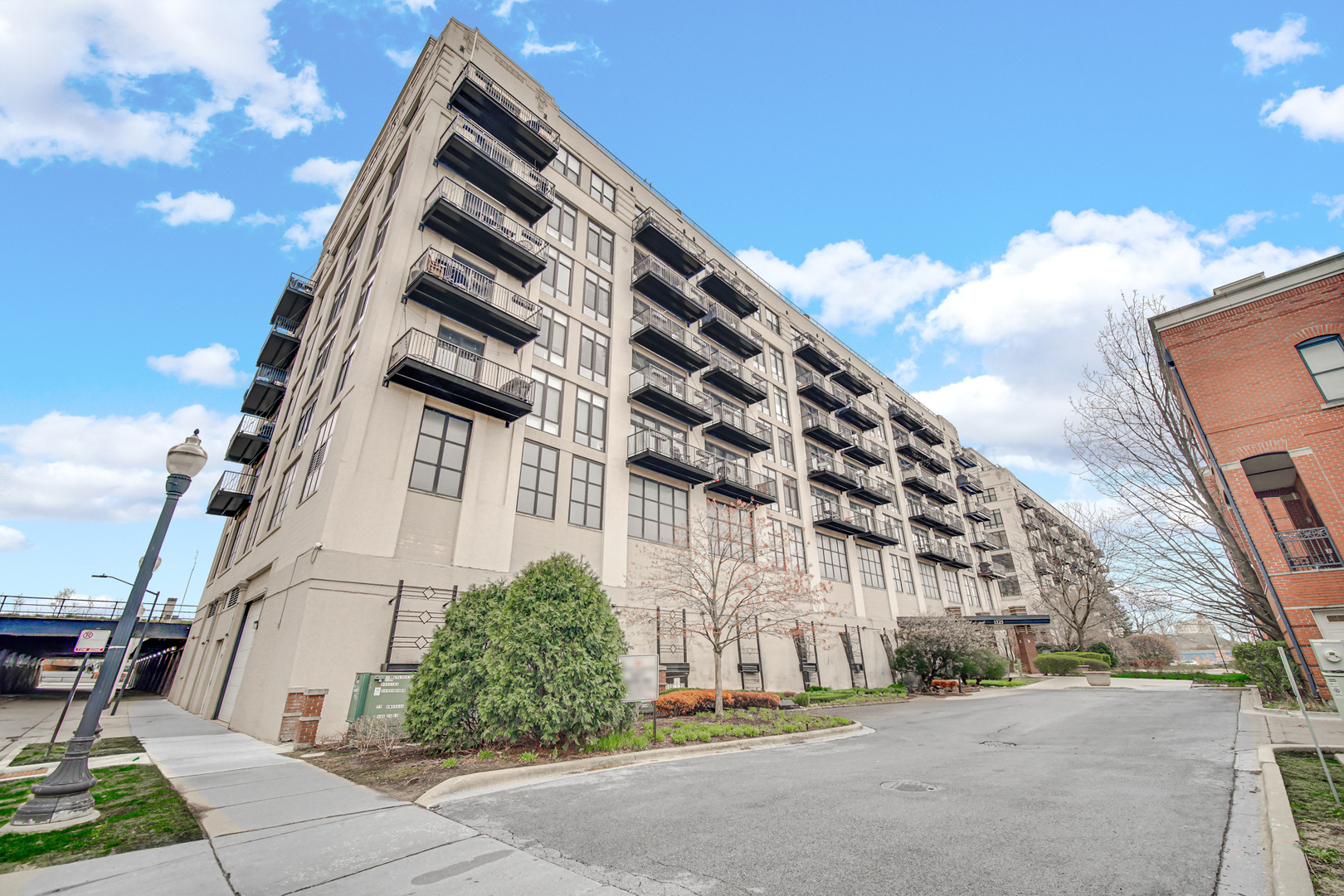 1524 S Sangamon Street 507