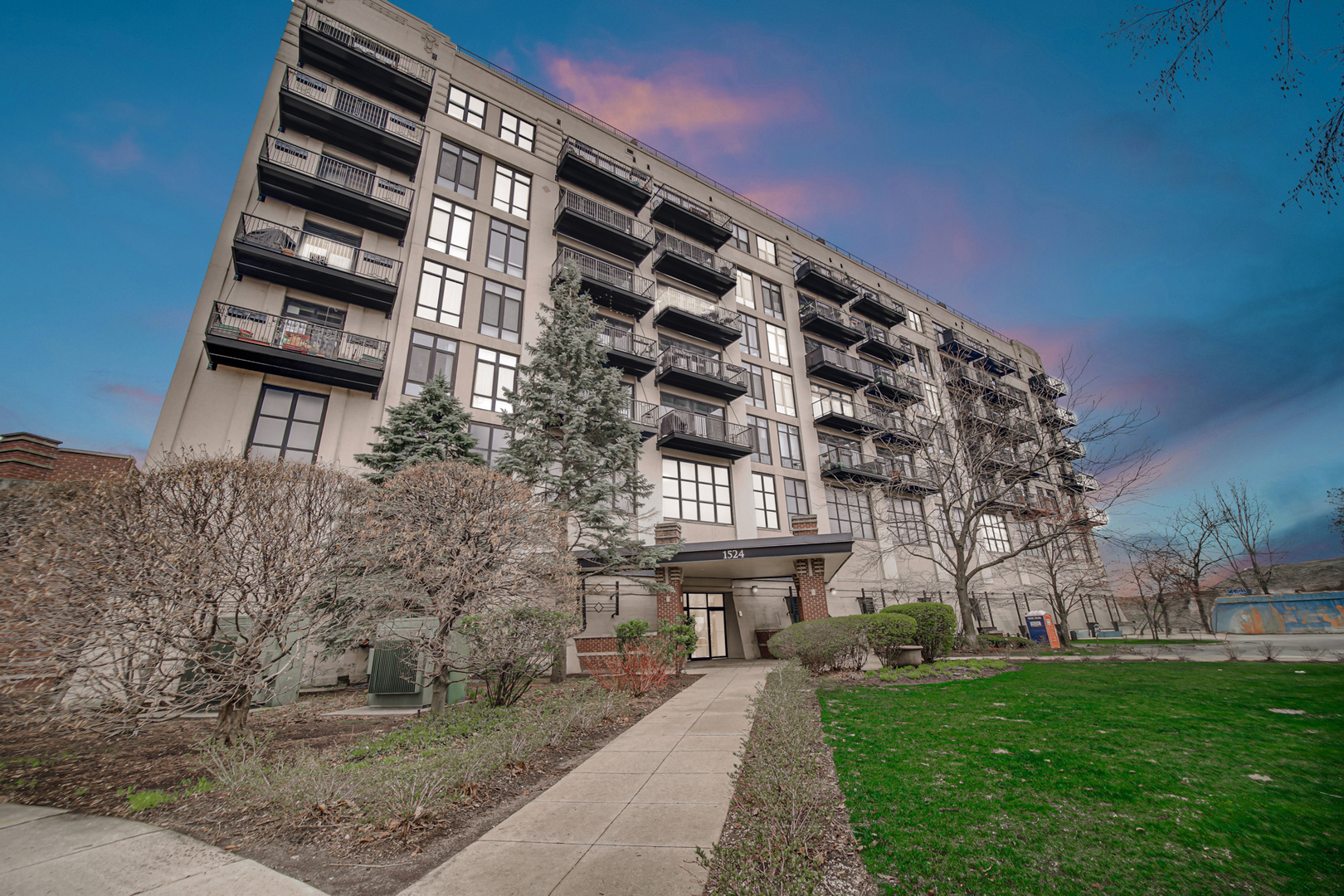 1524 S Sangamon Street 507