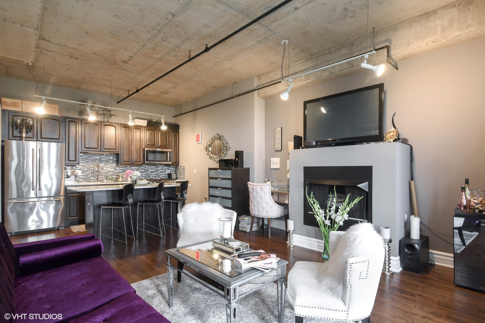 6 S Laflin Street 901