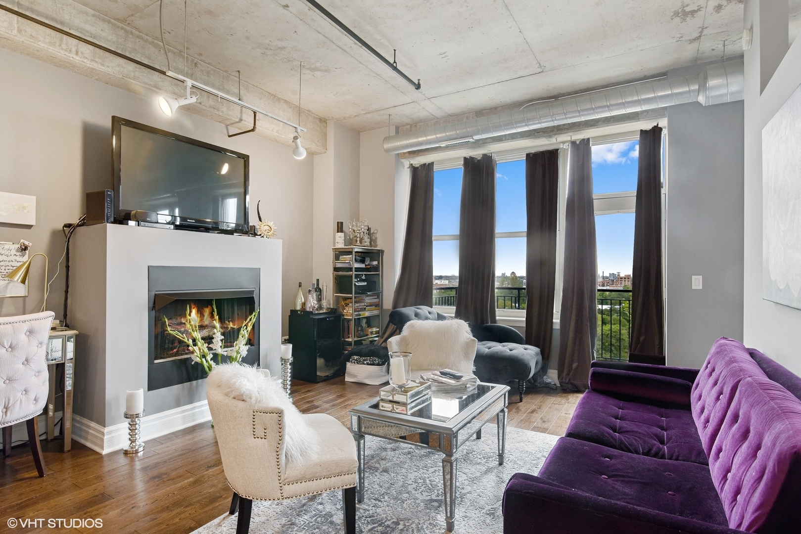 6 S Laflin Street 901