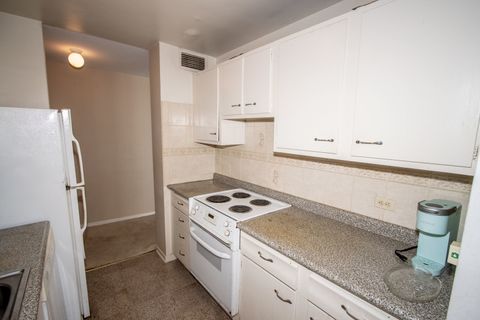 Tiny photo for 5740 N Sheridan Road #9D, Chicago, IL 60660 (MLS # 12431594)