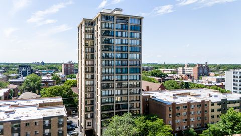 Photo of 5740 N Sheridan Road #9D, Chicago, IL 60660 (MLS # 12431594)