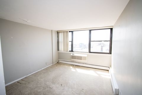 Tiny photo for 5740 N Sheridan Road #9D, Chicago, IL 60660 (MLS # 12431594)