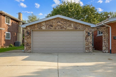 Tiny photo for 248 E Schick Road, Bloomingdale, IL 60108 (MLS # 12728815)