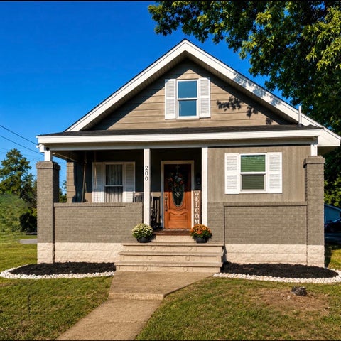 Photo of 200 S 8th Street, Herrin, IL 62948 (MLS # 12727600)