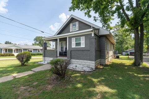 Tiny photo for 200 S 8th Street, Herrin, IL 62948 (MLS # 12727600)