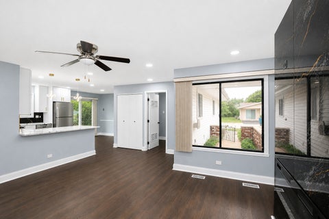 Tiny photo for 951 Chelsea Lane, Schaumburg, IL 60193 (MLS # 12683500)