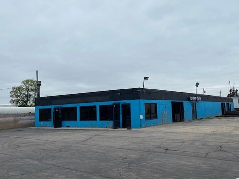 Photo of 4701 W Lake Street, Melrose Park, IL 60160 (MLS # 12587198)