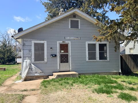 Photo of 1424 S Nevada Avenue, Davenport, IA 52802 (MLS # 12611672)