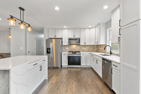 Tiny photo for 400 S Collins Street, South Elgin, IL 60177 (MLS # 12515605)