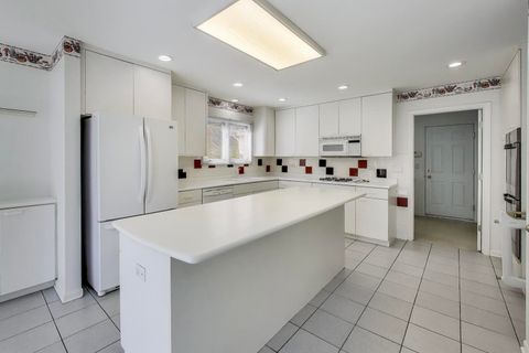 Tiny photo for 1903 Sheridan Road, Buffalo Grove, IL 60089 (MLS # 12453153)