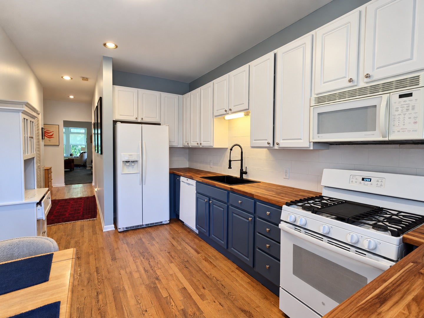 4738 N Magnolia Avenue 2