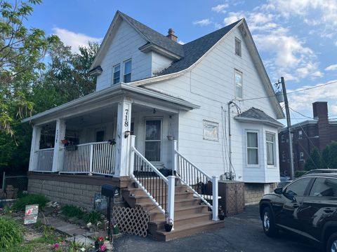 Tiny photo for 718 Plainfield Road, Joliet, IL 60435 (MLS # 12365819)