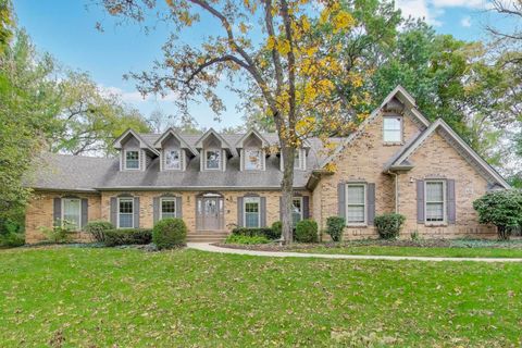 Photo of 651 Nor Oaks Court, West Chicago, IL 60185 (MLS # 12487630) Photo of 651 Nor Oaks Court, West Chicago, IL 60185 (MLS # 12487630)