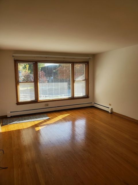 Tiny photo for 10912 Princess Avenue, Chicago Ridge, IL 60415 (MLS # 12500114)