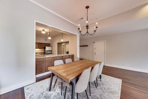 Tiny photo for 3810 N Fremont Street #2B, Chicago, IL 60613 (MLS # 12467600)
