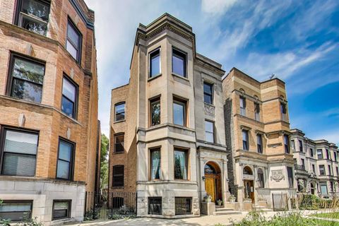 Photo of 3810 N Fremont Street #2B, Chicago, IL 60613 (MLS # 12467600)
