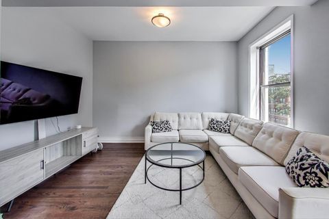 Tiny photo for 3810 N Fremont Street #2B, Chicago, IL 60613 (MLS # 12467600)