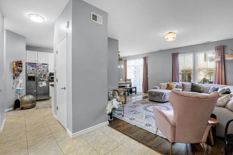 Tiny photo for 2954 Falling Waters Lane, Lindenhurst, IL 60046 (MLS # 12635374)