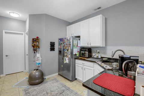Tiny photo for 2954 Falling Waters Lane, Lindenhurst, IL 60046 (MLS # 12635374)