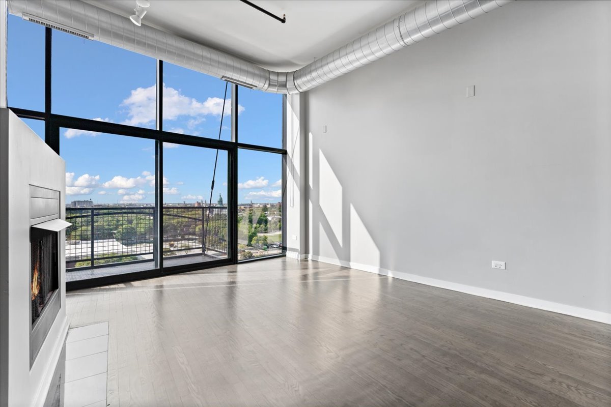 1224 W VAN BUREN Street 809