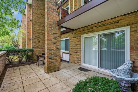 Tiny photo for 320 Claymoor Road #1C, Hinsdale, IL 60521 (MLS # 12611753)