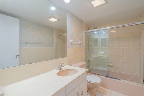 Tiny photo for 320 Claymoor Road #1C, Hinsdale, IL 60521 (MLS # 12611753)