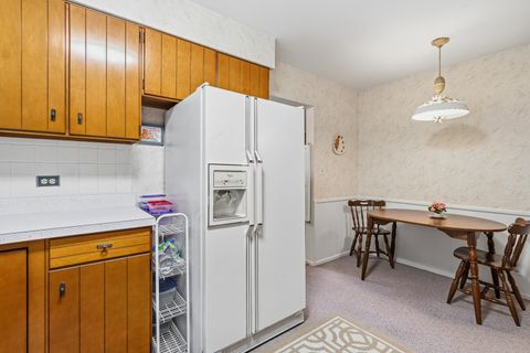 Tiny photo for 320 Claymoor Road #1C, Hinsdale, IL 60521 (MLS # 12611753)