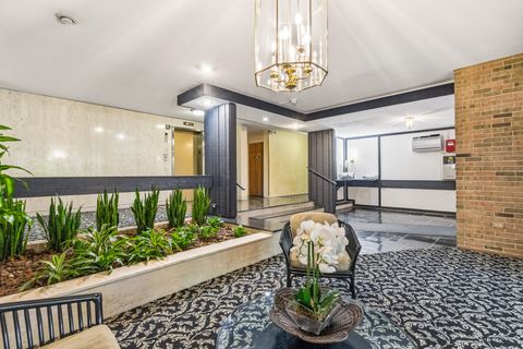 Tiny photo for 320 Claymoor Road #1C, Hinsdale, IL 60521 (MLS # 12611753)