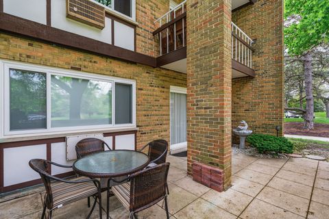 Tiny photo for 320 Claymoor Road #1C, Hinsdale, IL 60521 (MLS # 12611753)