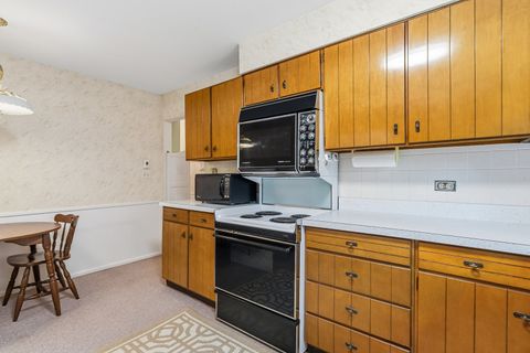 Tiny photo for 320 Claymoor Road #1C, Hinsdale, IL 60521 (MLS # 12611753)