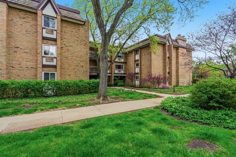 Tiny photo for 320 Claymoor Road #1C, Hinsdale, IL 60521 (MLS # 12611753)