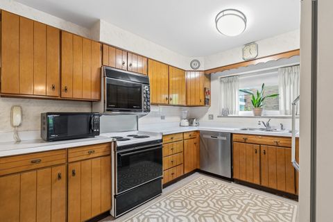 Tiny photo for 320 Claymoor Road #1C, Hinsdale, IL 60521 (MLS # 12611753)