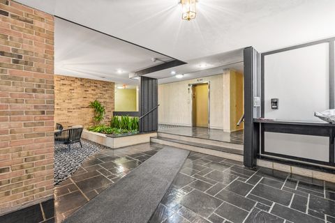 Tiny photo for 320 Claymoor Road #1C, Hinsdale, IL 60521 (MLS # 12611753)