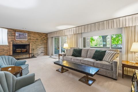 Tiny photo for 320 Claymoor Road #1C, Hinsdale, IL 60521 (MLS # 12611753)
