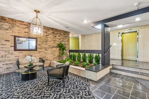 Tiny photo for 320 Claymoor Road #1C, Hinsdale, IL 60521 (MLS # 12611753)