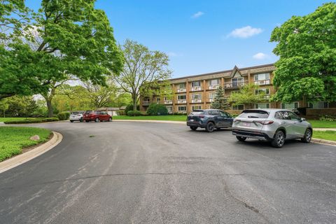 Tiny photo for 320 Claymoor Road #1C, Hinsdale, IL 60521 (MLS # 12611753)
