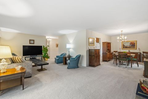 Tiny photo for 320 Claymoor Road #1C, Hinsdale, IL 60521 (MLS # 12611753)