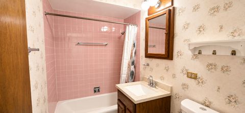 Tiny photo for 1243 Washington Street E #C304, Des Plaines, IL 60016 (MLS # 12709846)