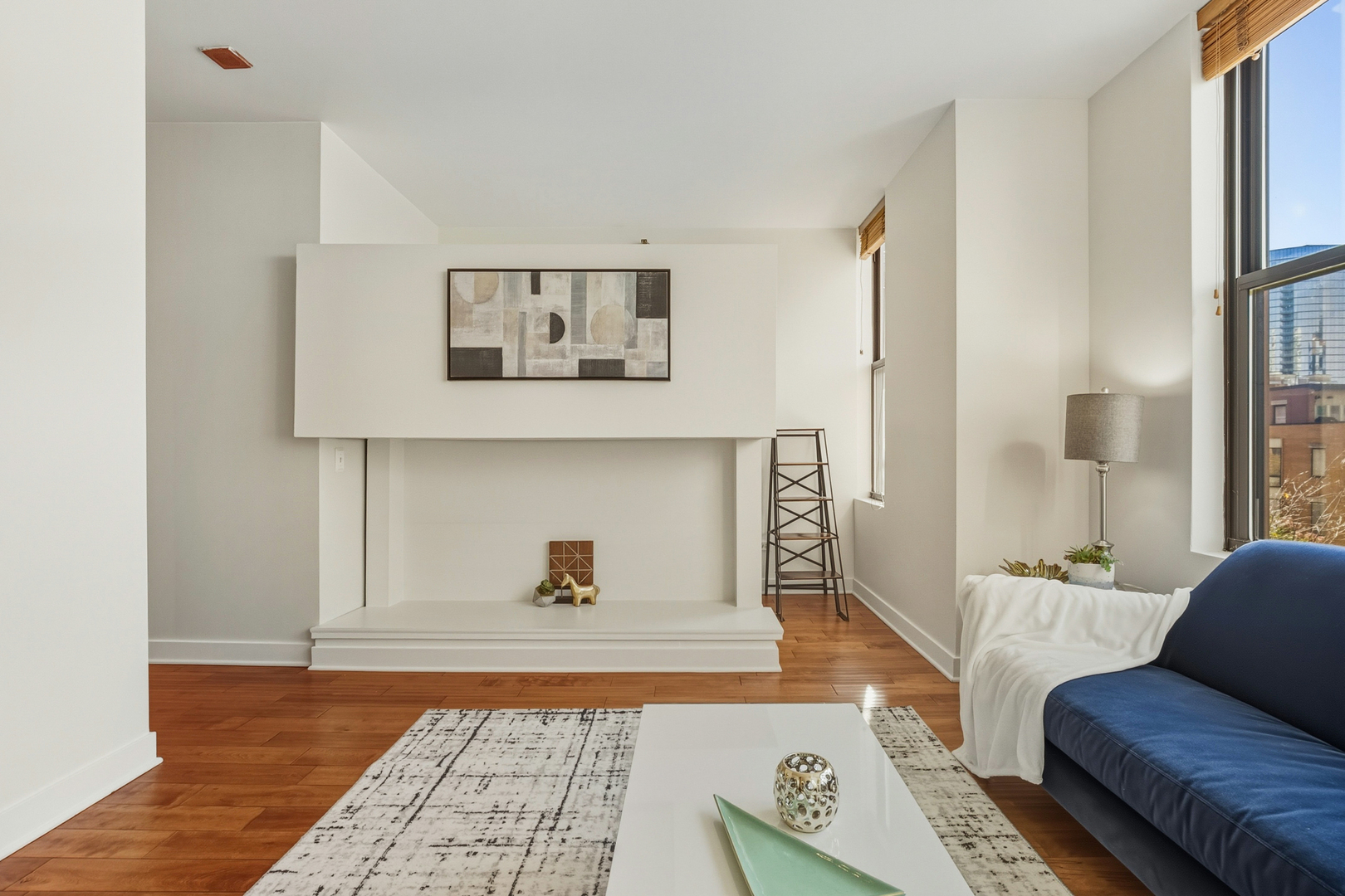 330 N Jefferson Street 406