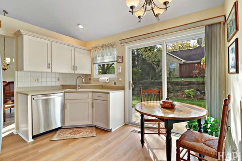 Tiny photo for 566 Greenbay Court, Lake Zurich, IL 60047 (MLS # 12506068)